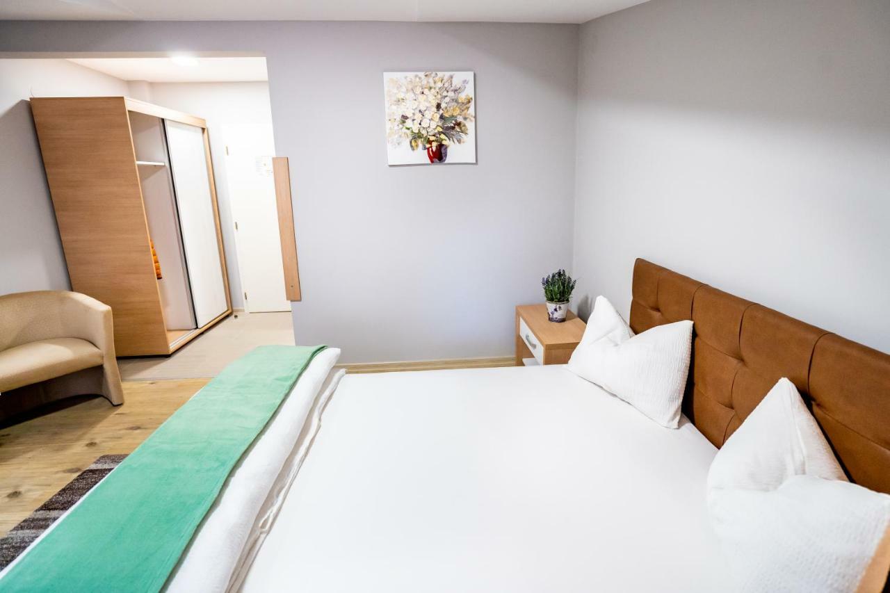 Casa Blum Hotel ลูโกจ ภายนอก รูปภาพ
